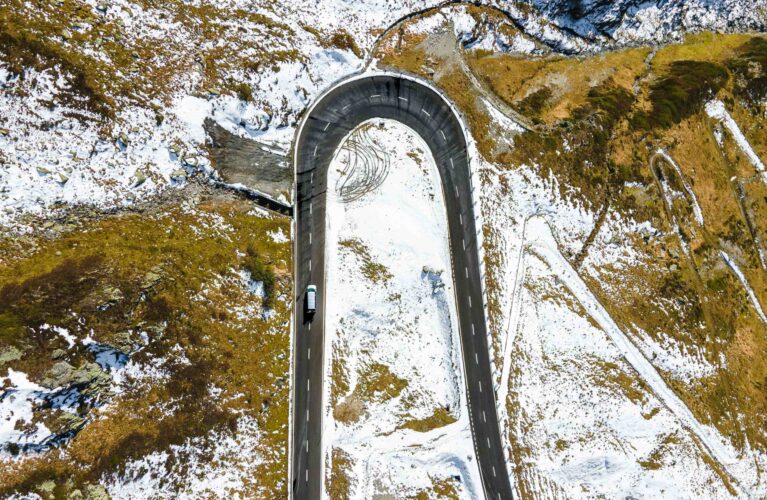 Nadelkurve, Strasse in den Alpen