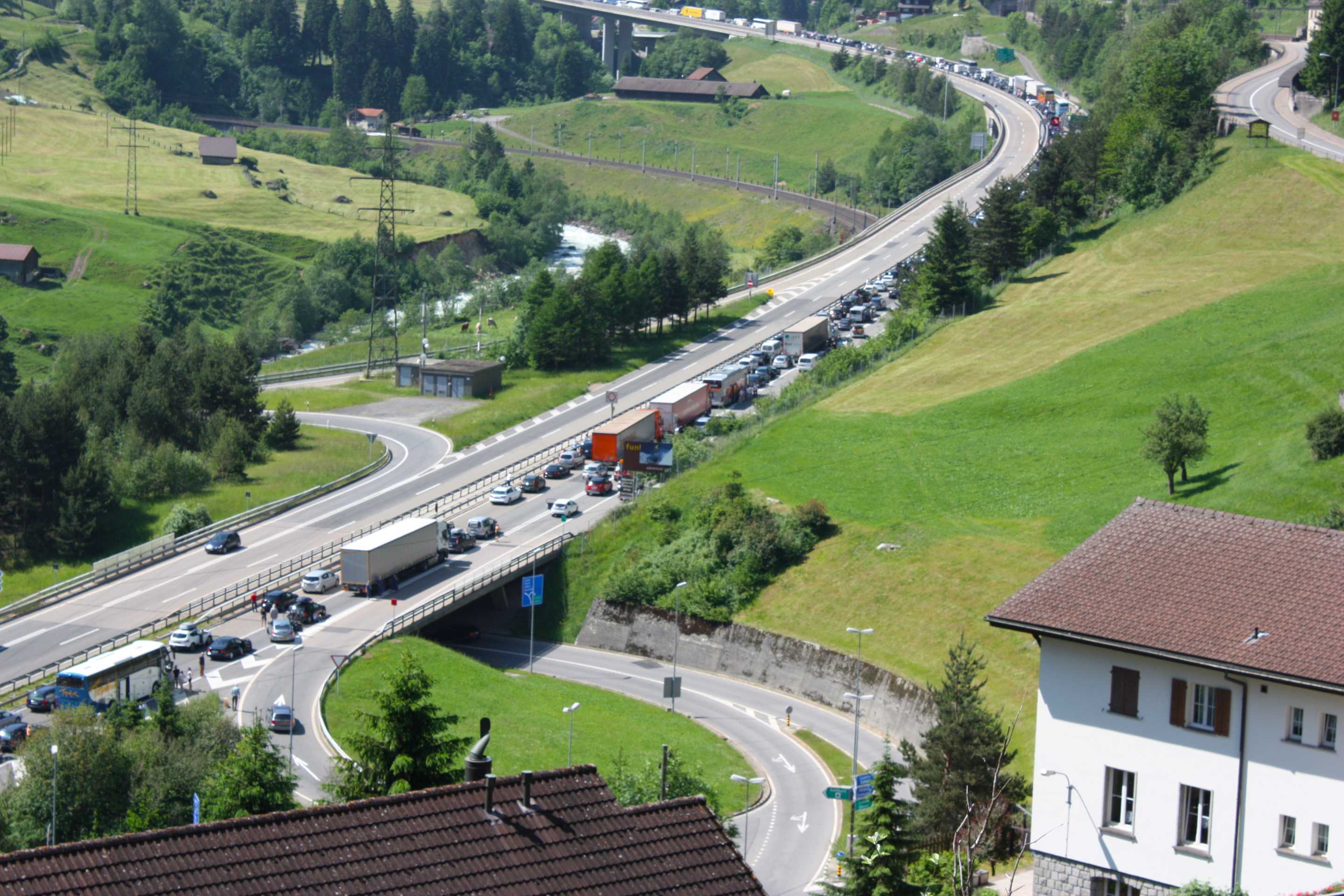 Stau_Autobahn_Verkehr (5)_web