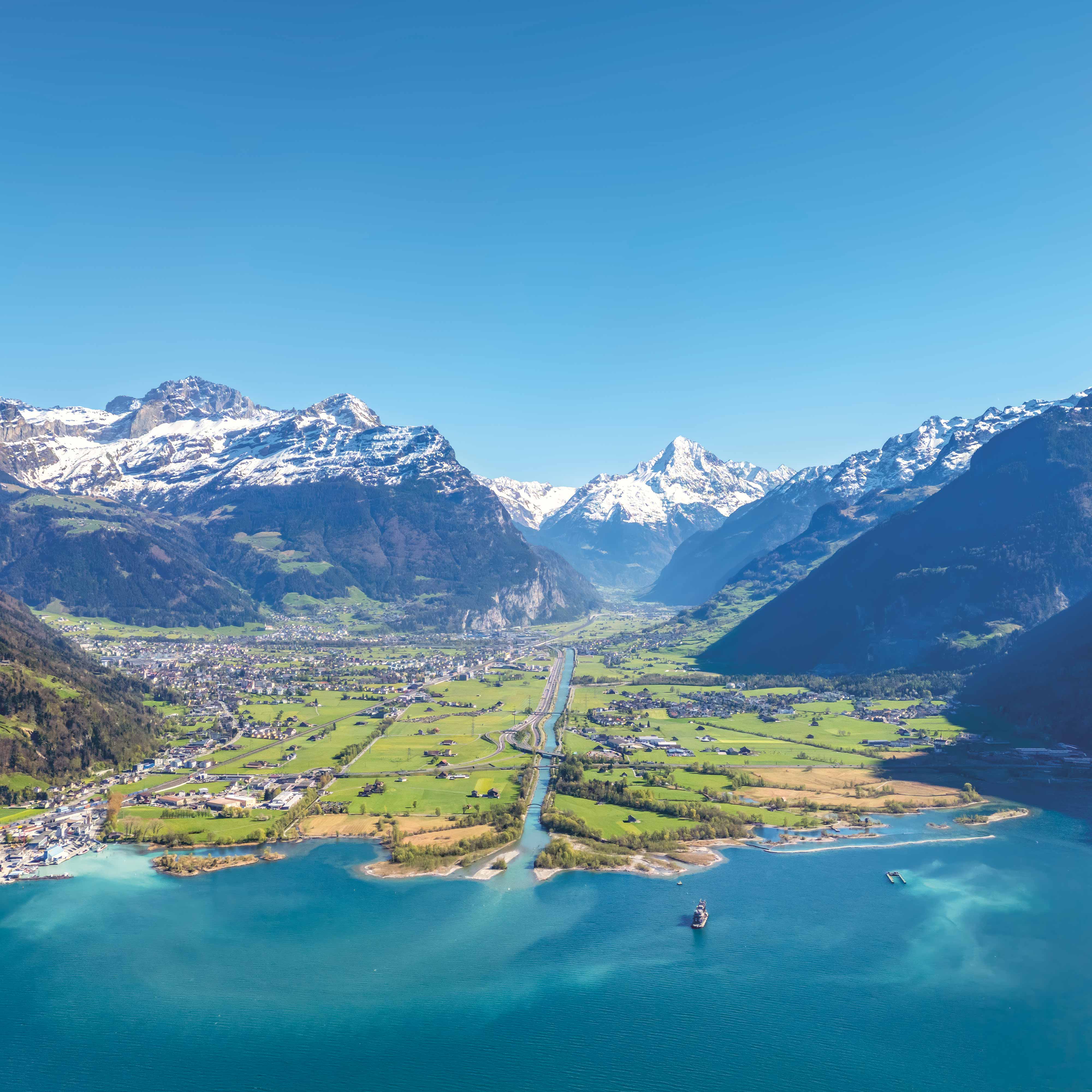 Urner_Reusstal_Urnersee_Inseln_Bristen_Luftbild