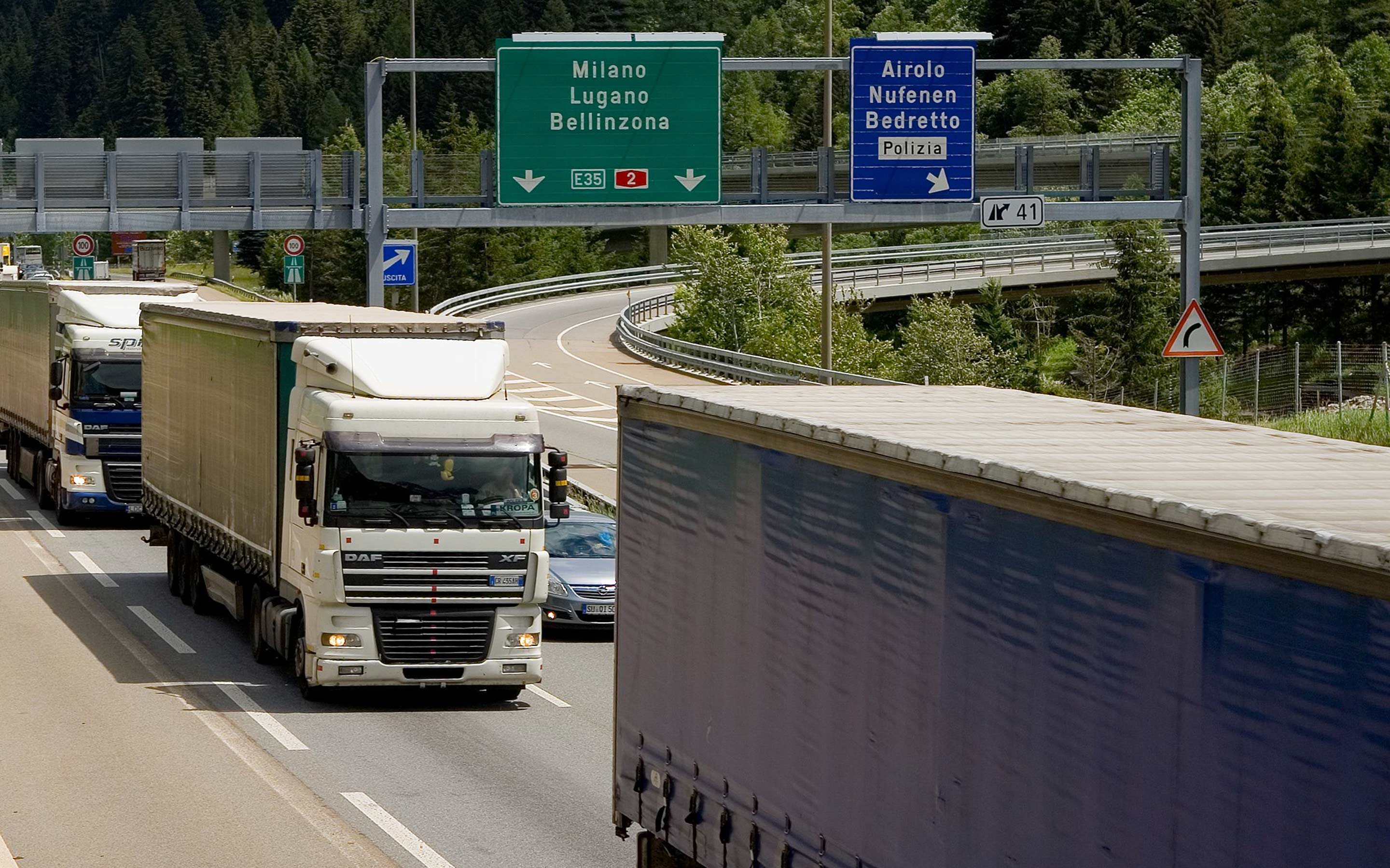 Ticino-Pino-Brioschi-Lastwagen-Stau_web