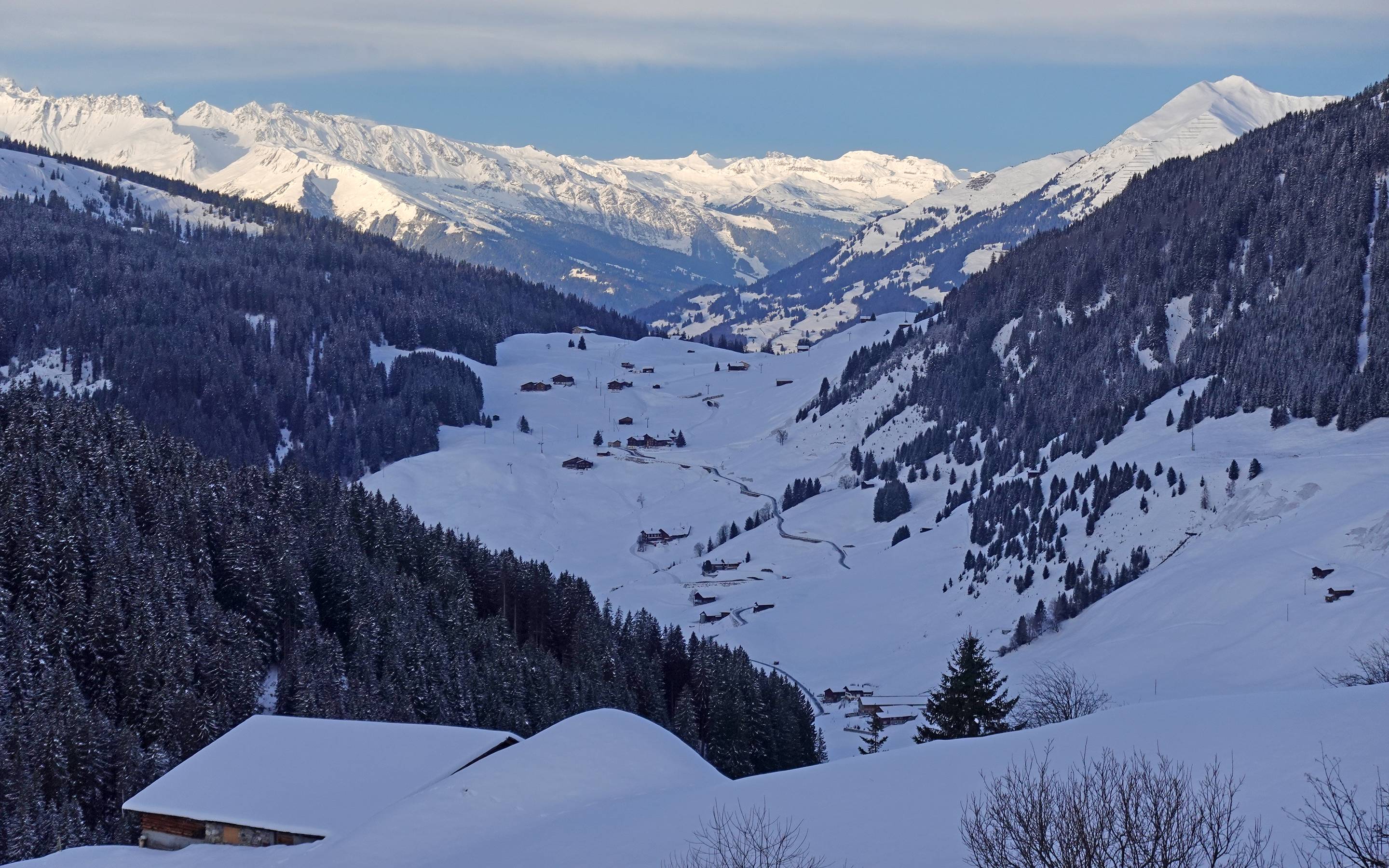 Schneeschuhwandern rund um das liebliche St. Antönien in alpinem Ambiente