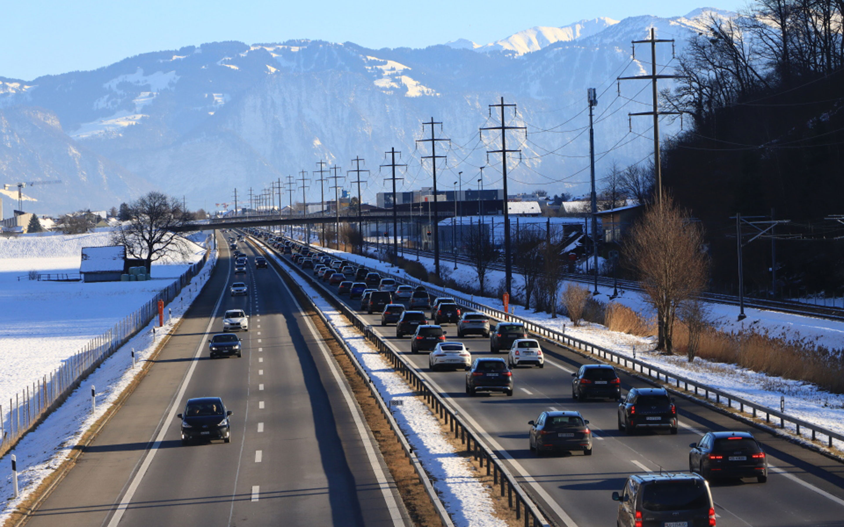Personenverkehr-in-die-Alpen