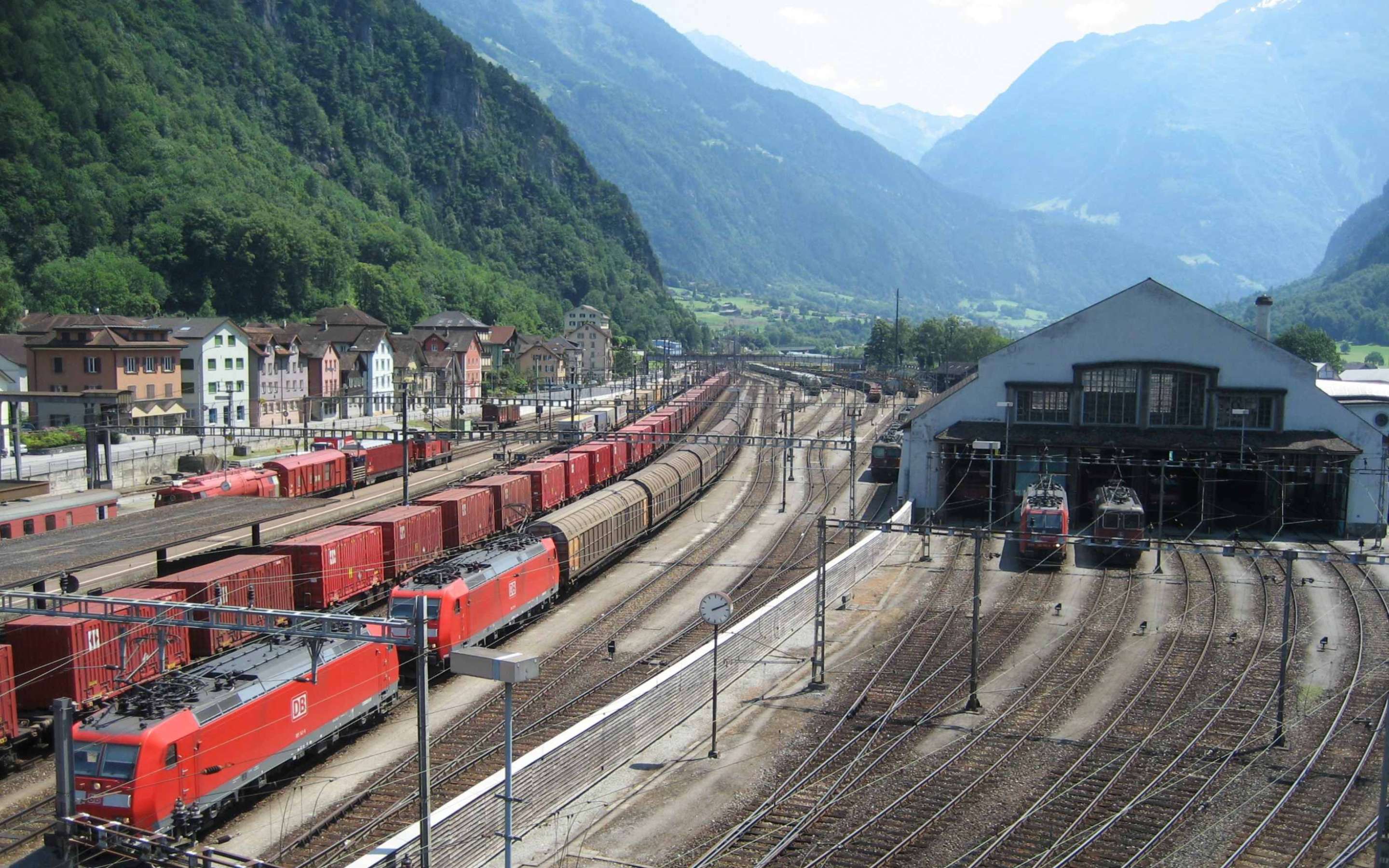 Verlagerungszahlen 2025: Die Schiene verliert dramatisch