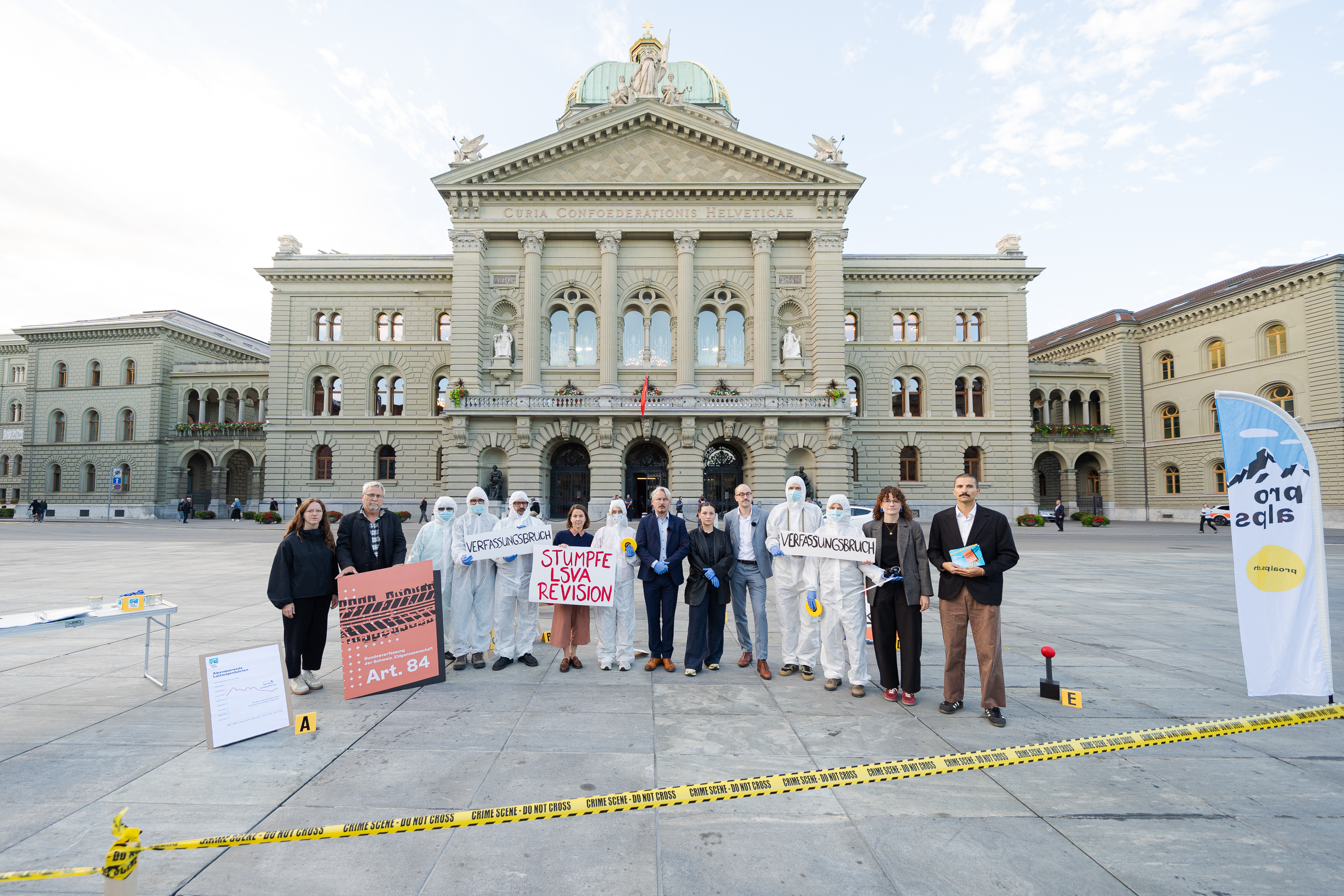 SCHWEIZ PRO ALPS LSVA AKTION BUNDESPLATZ